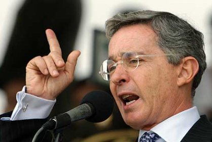 Uribe afirma que Colombia debe tener una ley de paz "sin impunidad"