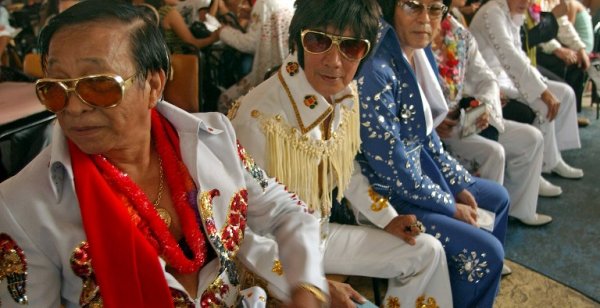 Imitadores de Elvis Presley en el mundo entero / Fotos: AFP